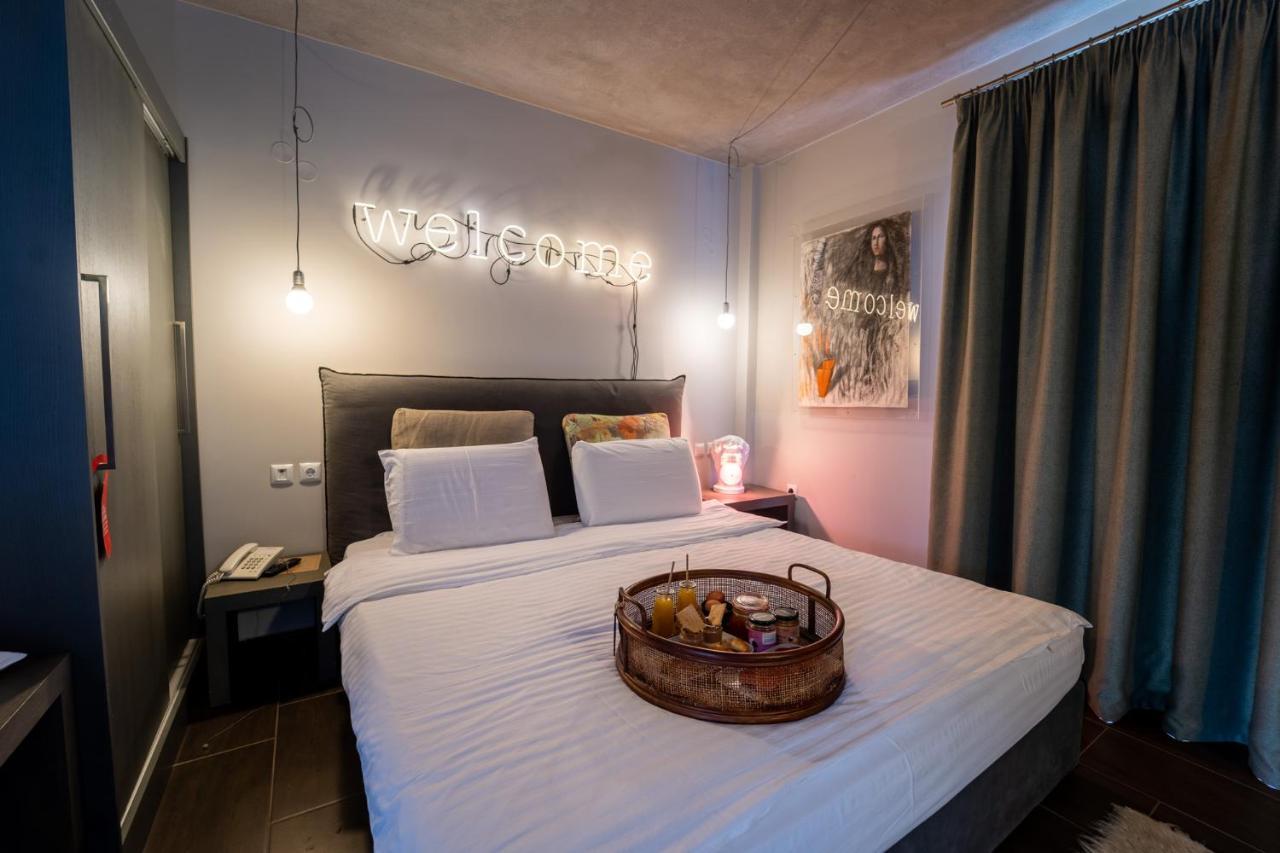 Oniropetra Boutique Hotel Karpenisi Exterior photo